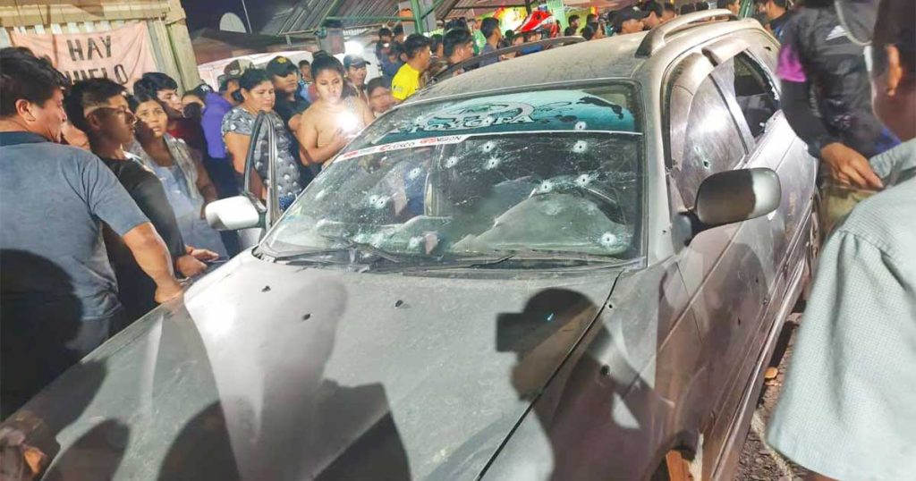 AUTO-CON-DISPAROS