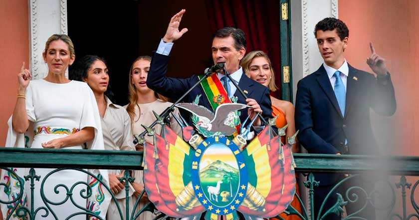 RODRIGO-PAZ-Y-SU-FAMILIA