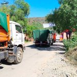Vecinos de Albarrancho bloquean el paso a Cotapachi por posible contaminación en el traslado de residuos
